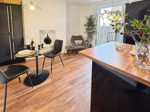 Photo 5- click for photo gallery